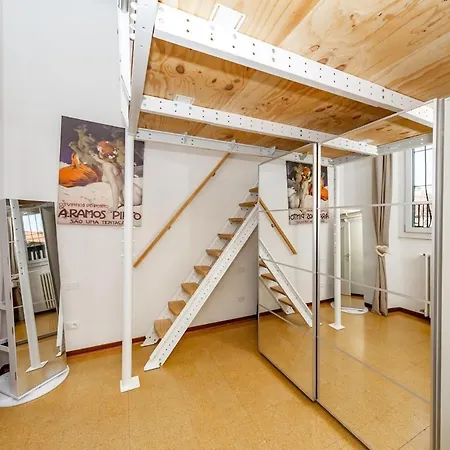 Station 10 Minutes Mini Loft 4 Pax Check In H24 *