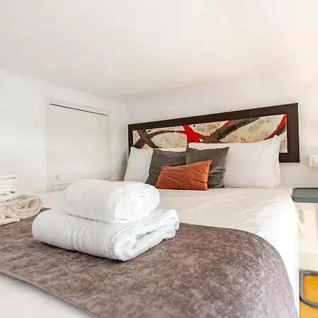 Station 10 Minutes Mini Loft 4 Pax Check In H24